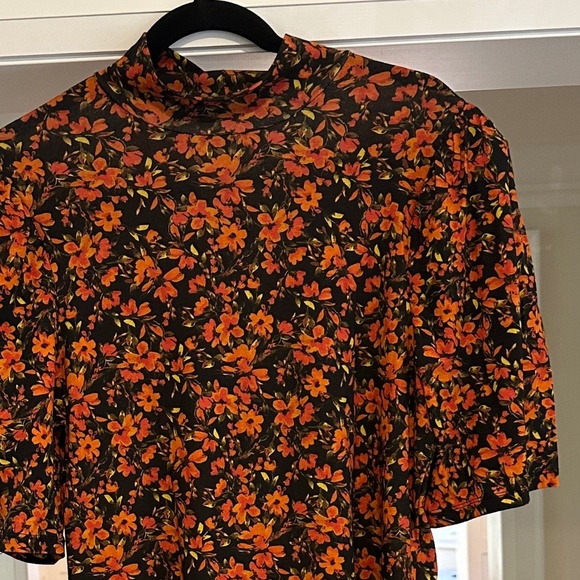 GAP Featherweight Puff Sleeve T-Shirt - Size L. - Picture 10 of 11